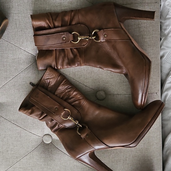 🌟 Mid Calf Brown Genuine Leather Coach Boots With Gold Accents Size 9 🌟 - Picture 9 of 9